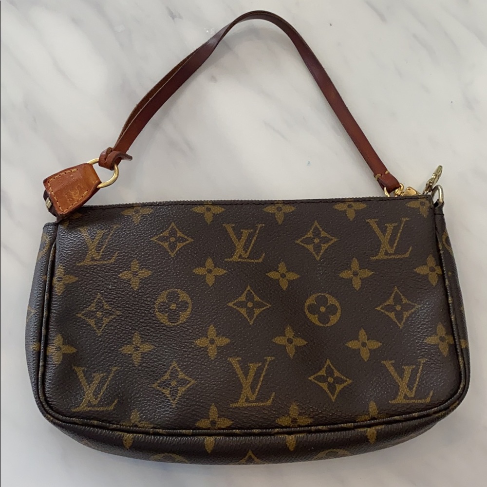 We Vuitton mini purse